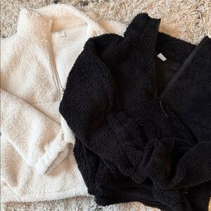Cozy Black and Cream Women Fleeces